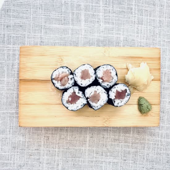 Tuna Roll (Hosomaki) ツナ巻